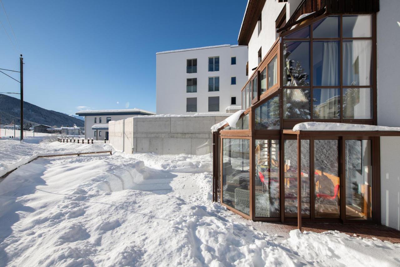 Agrimonia - 5,5-Zi Duplex Wohnung Bis 9 Personen Mit Eigenem Garten Davos Extérieur photo