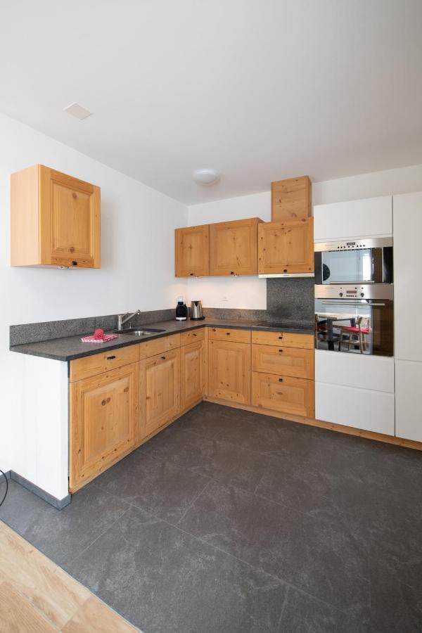 Agrimonia - 5,5-Zi Duplex Wohnung Bis 9 Personen Mit Eigenem Garten Davos Extérieur photo