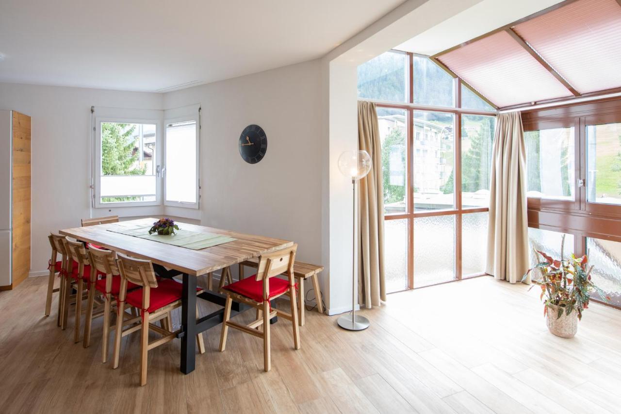 Agrimonia - 5,5-Zi Duplex Wohnung Bis 9 Personen Mit Eigenem Garten Davos Extérieur photo