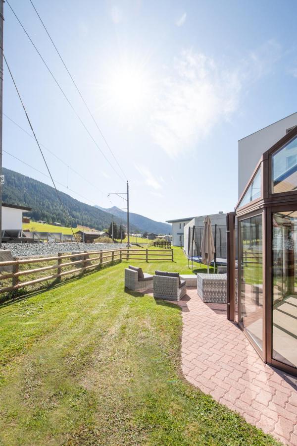 Agrimonia - 5,5-Zi Duplex Wohnung Bis 9 Personen Mit Eigenem Garten Davos Extérieur photo
