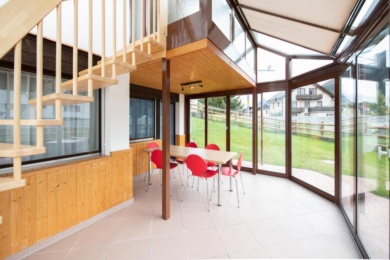 Agrimonia - 5,5-Zi Duplex Wohnung Bis 9 Personen Mit Eigenem Garten Davos Extérieur photo